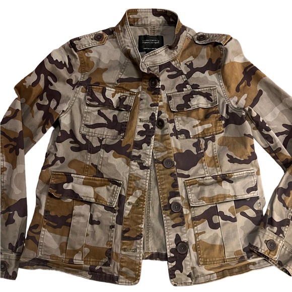 Sanctuary Jackets & Blazers - Pre Owned Camo Sanctuary Jacket